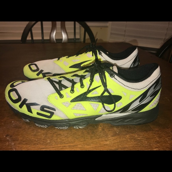 brooks beast 10 yellow